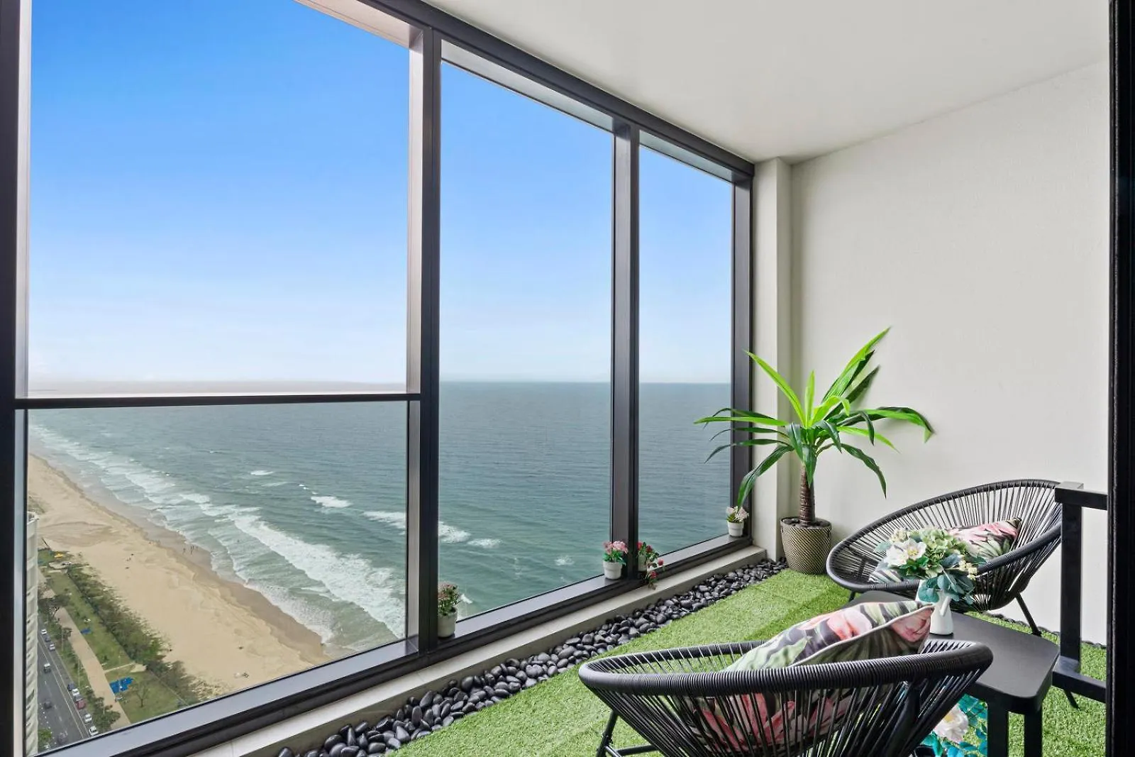 Sea View Beachfront Apartment In Surfers Gold Coast Avustralya