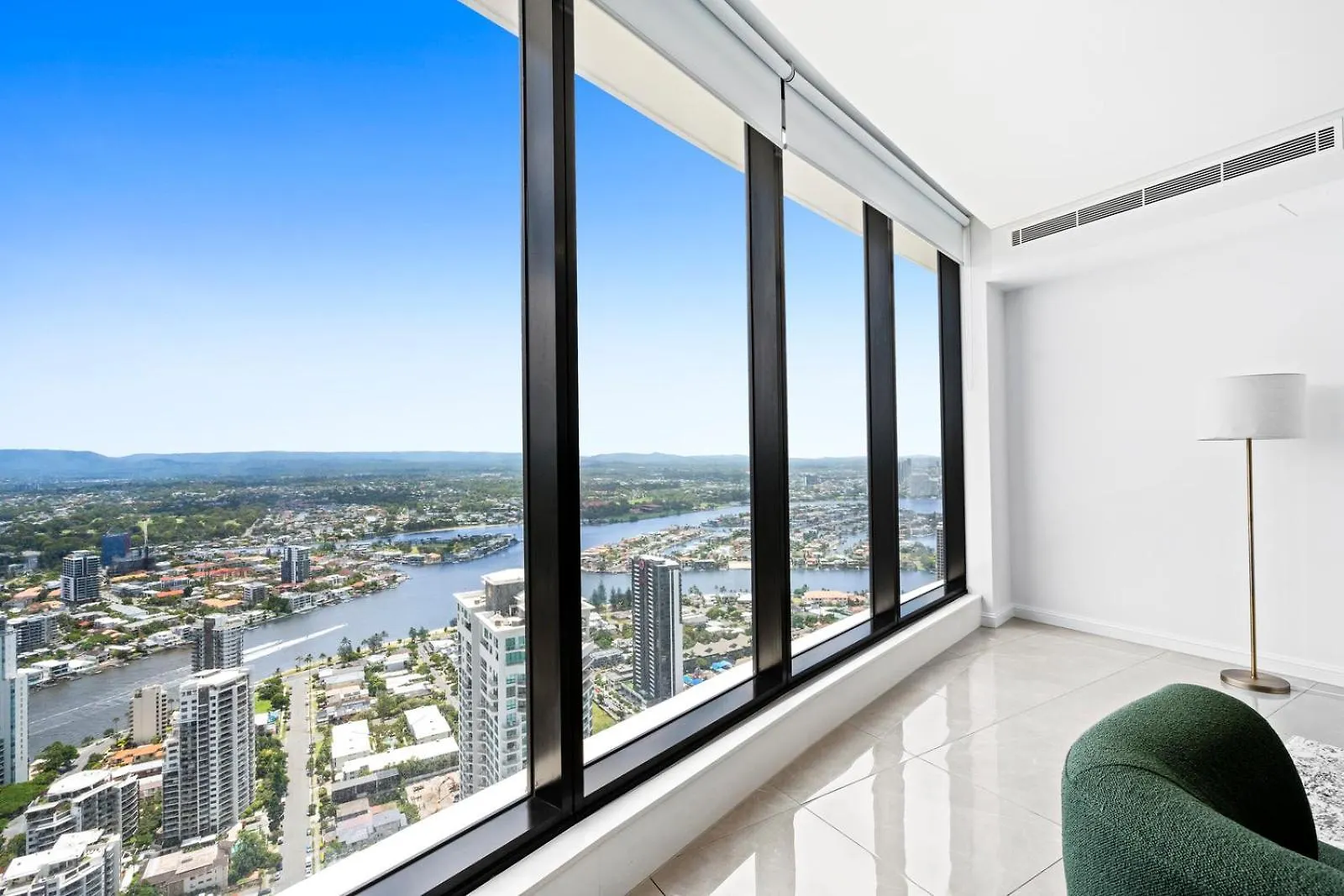 Sea View Beachfront Apartment In Surfers Gold Coast