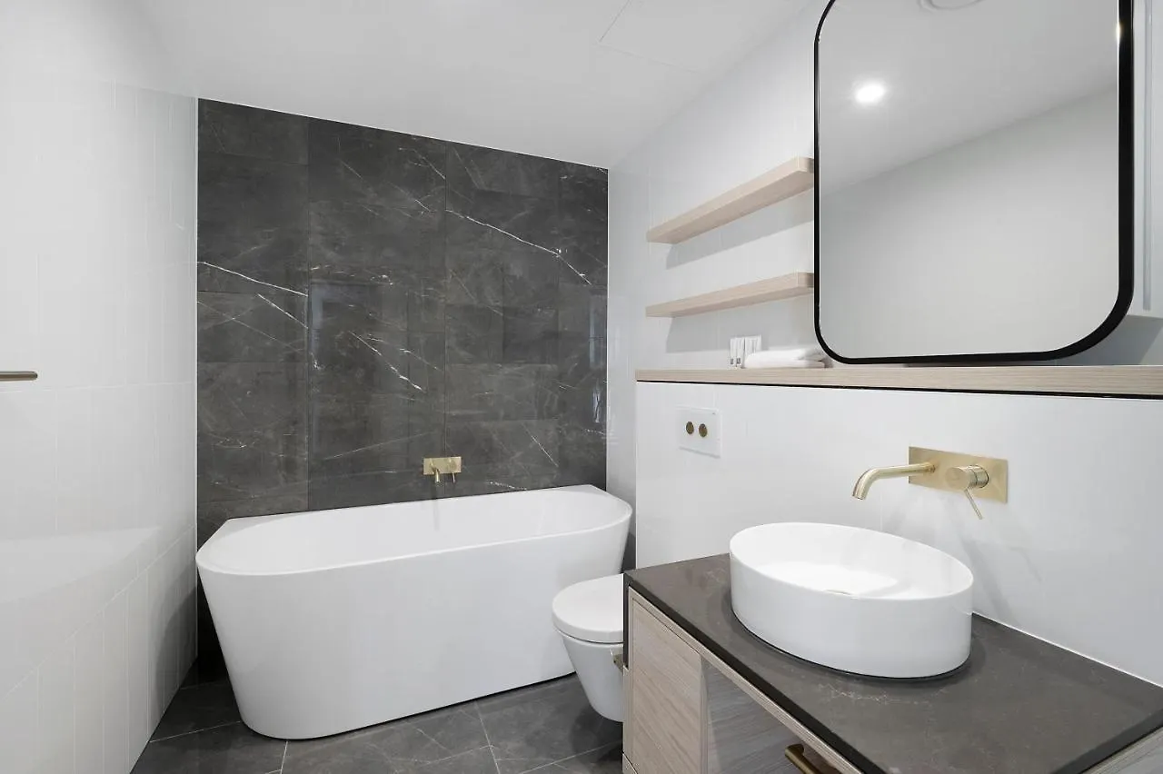 Sea View Beachfront Apartment In Surfers Gold Coast