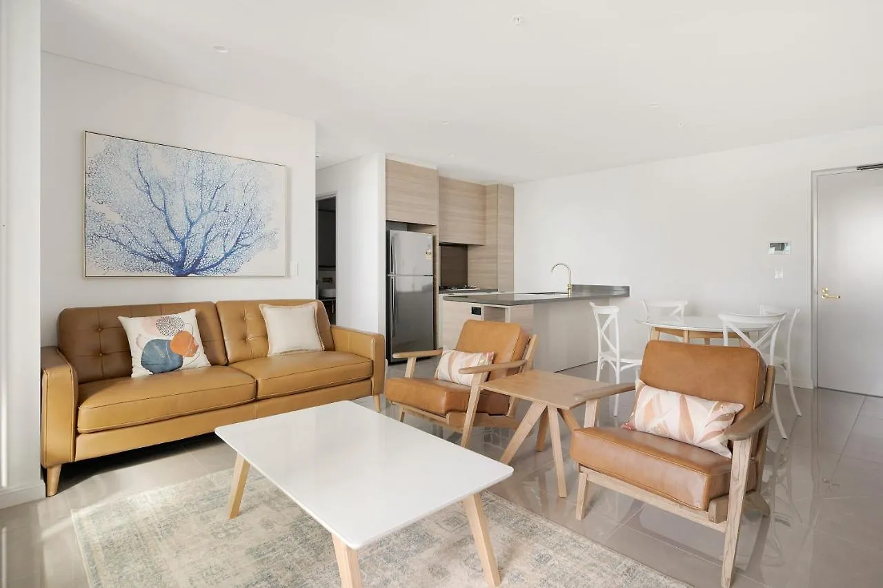 Sea View Beachfront Apartment In Surfers Gold Coast