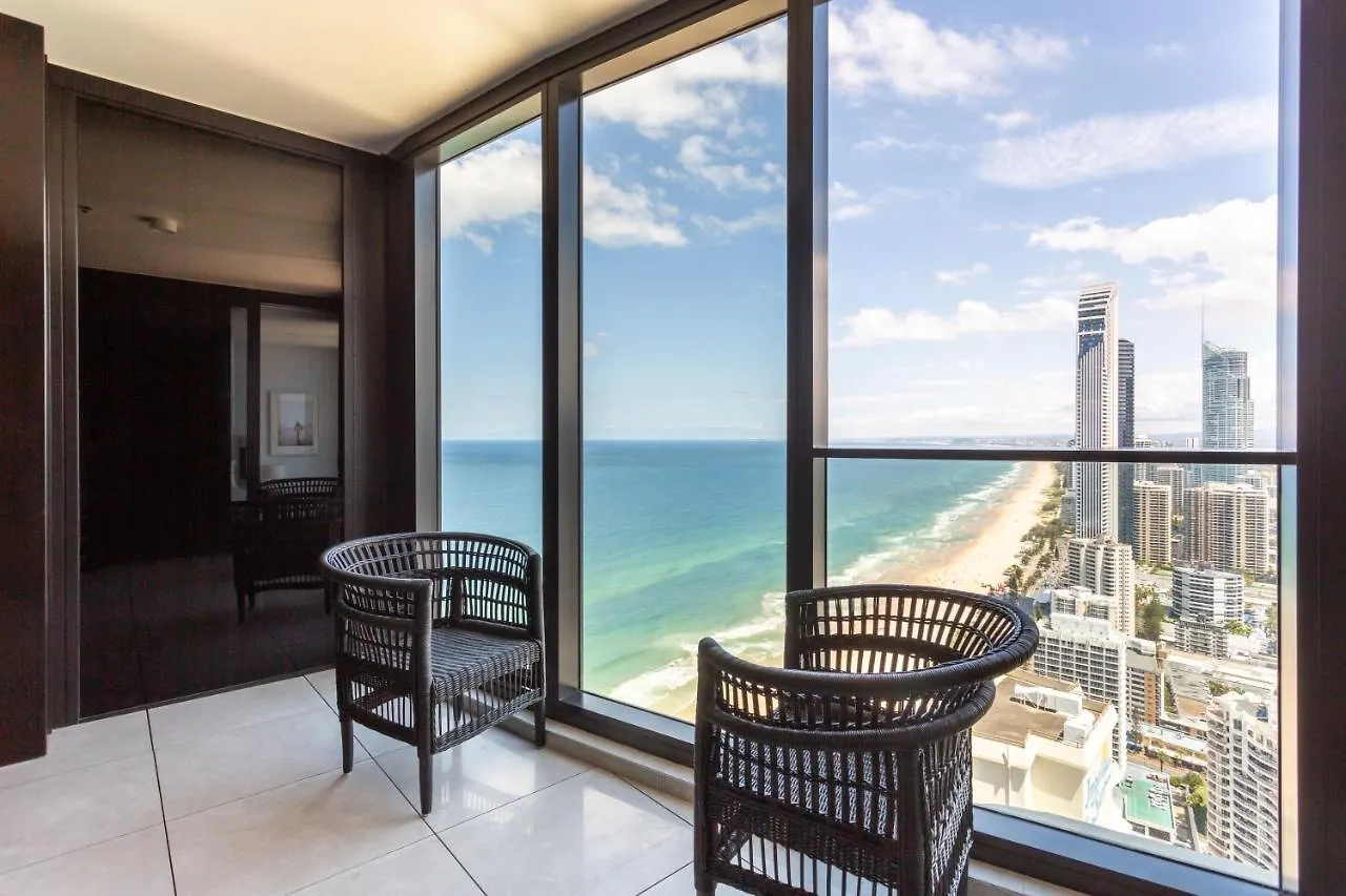 Sea View Beachfront Apartment In Surfers Gold Coast