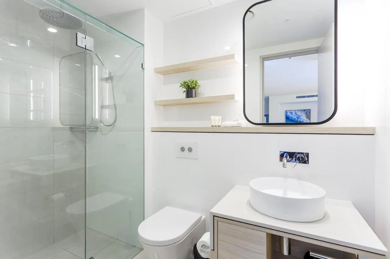 Sea View Beachfront Apartment In Surfers Gold Coast