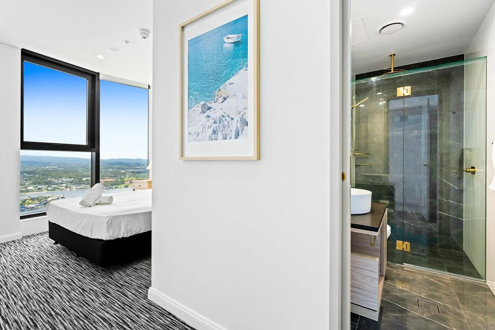 Sea View Beachfront Apartment In Surfers Gold Coast Ausztrália